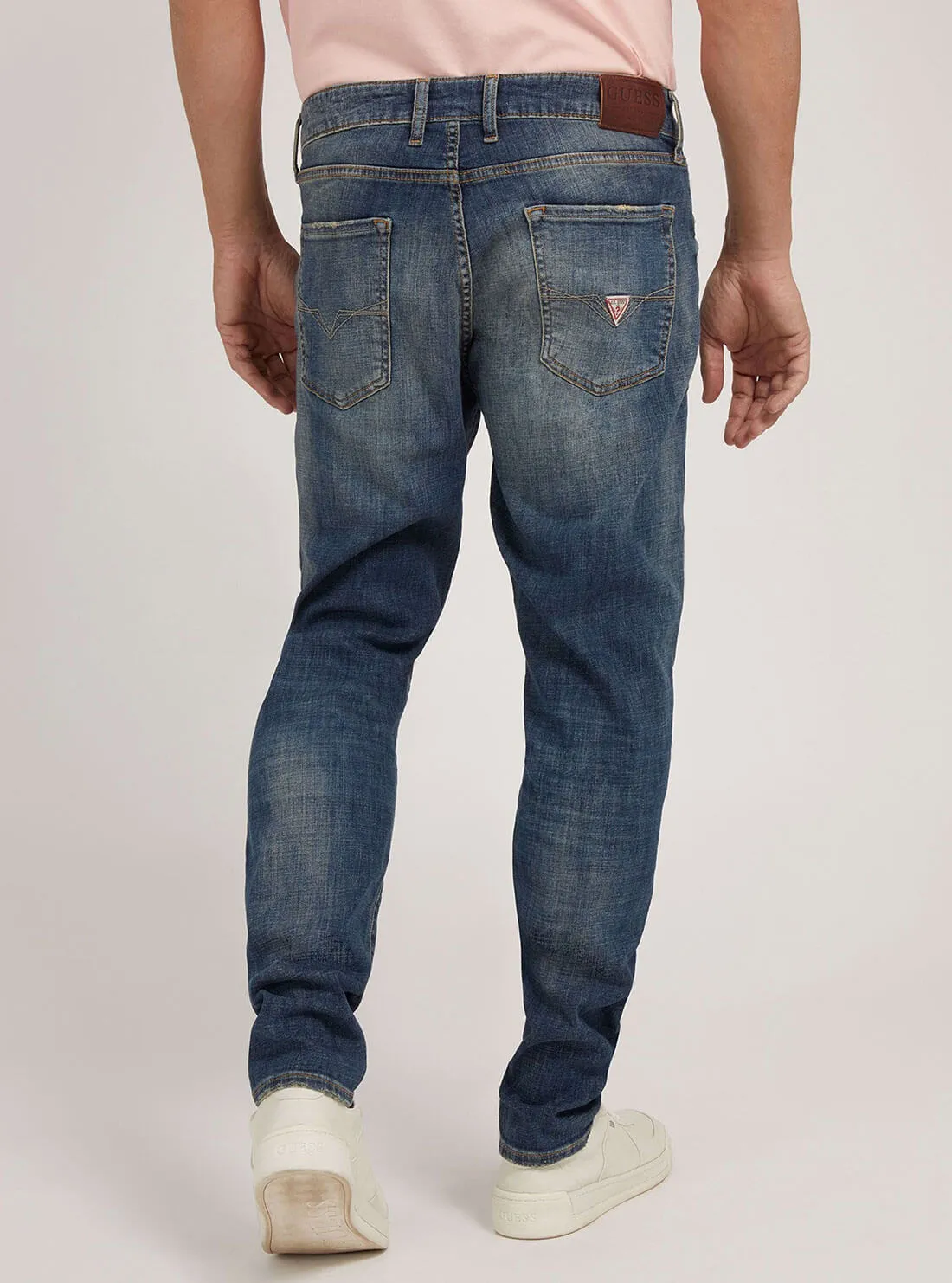 Mid-Rise Regular Tapered Drake Denim Jeans in Reeno Wash