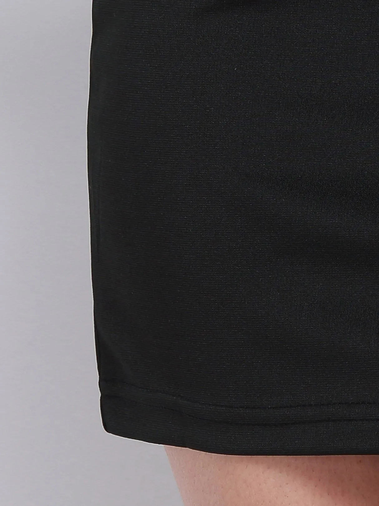 Wholesale Black V-Neck Sleeveless Zip Back Dresses